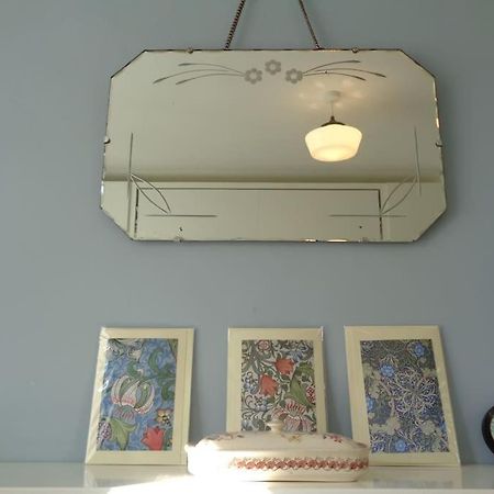 Charming English Style Studio Flat Лондон Экстерьер фото