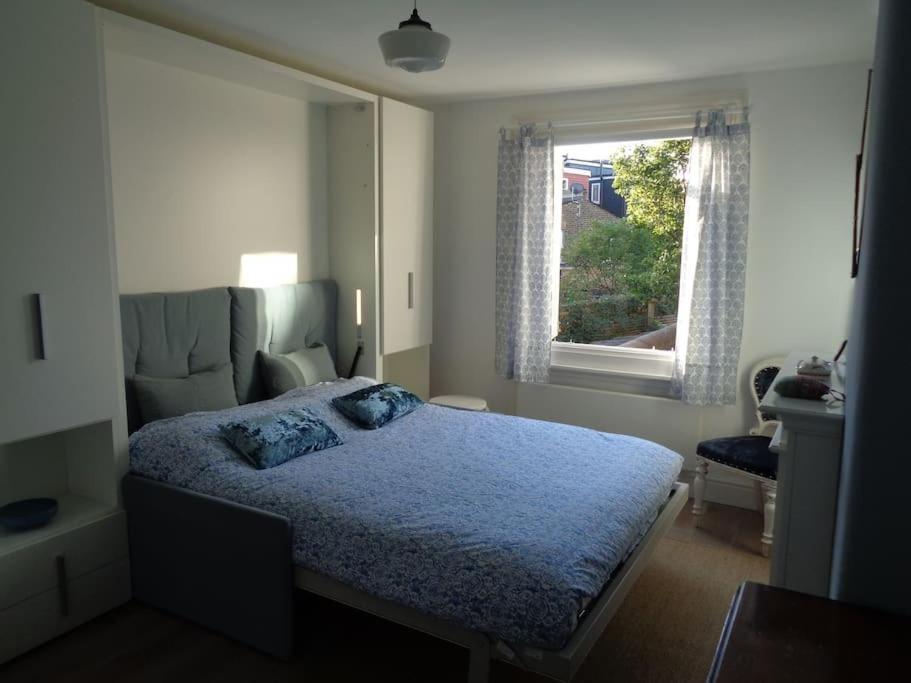 Charming English Style Studio Flat Лондон Экстерьер фото